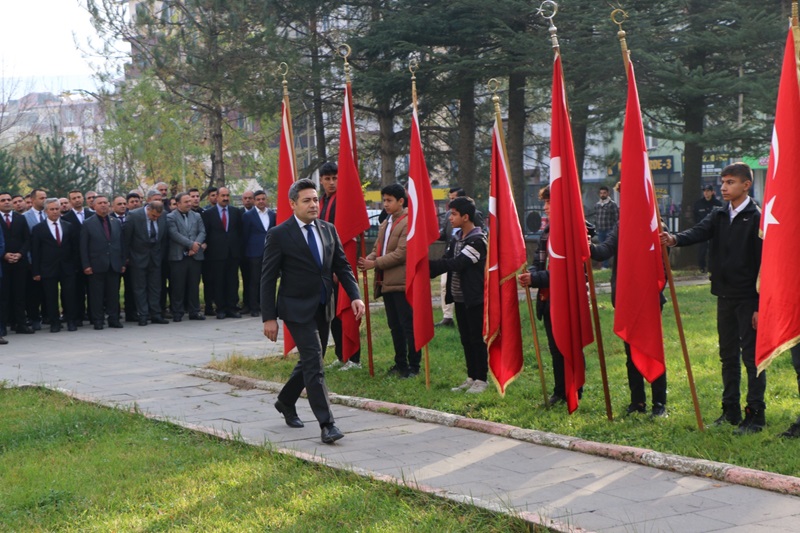 İlçemizde, “10 Kasım Atatürk’ü Anma Günü” Dolayısıyla Çelenk Sunma Programı Düzenlendi