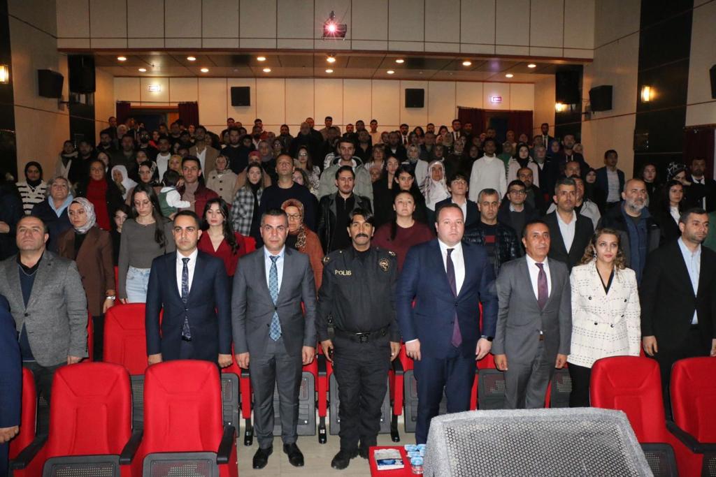 İlçemizde “24 Kasım Öğretmenler Günü” Dolayısıyla Program Düzenlendi